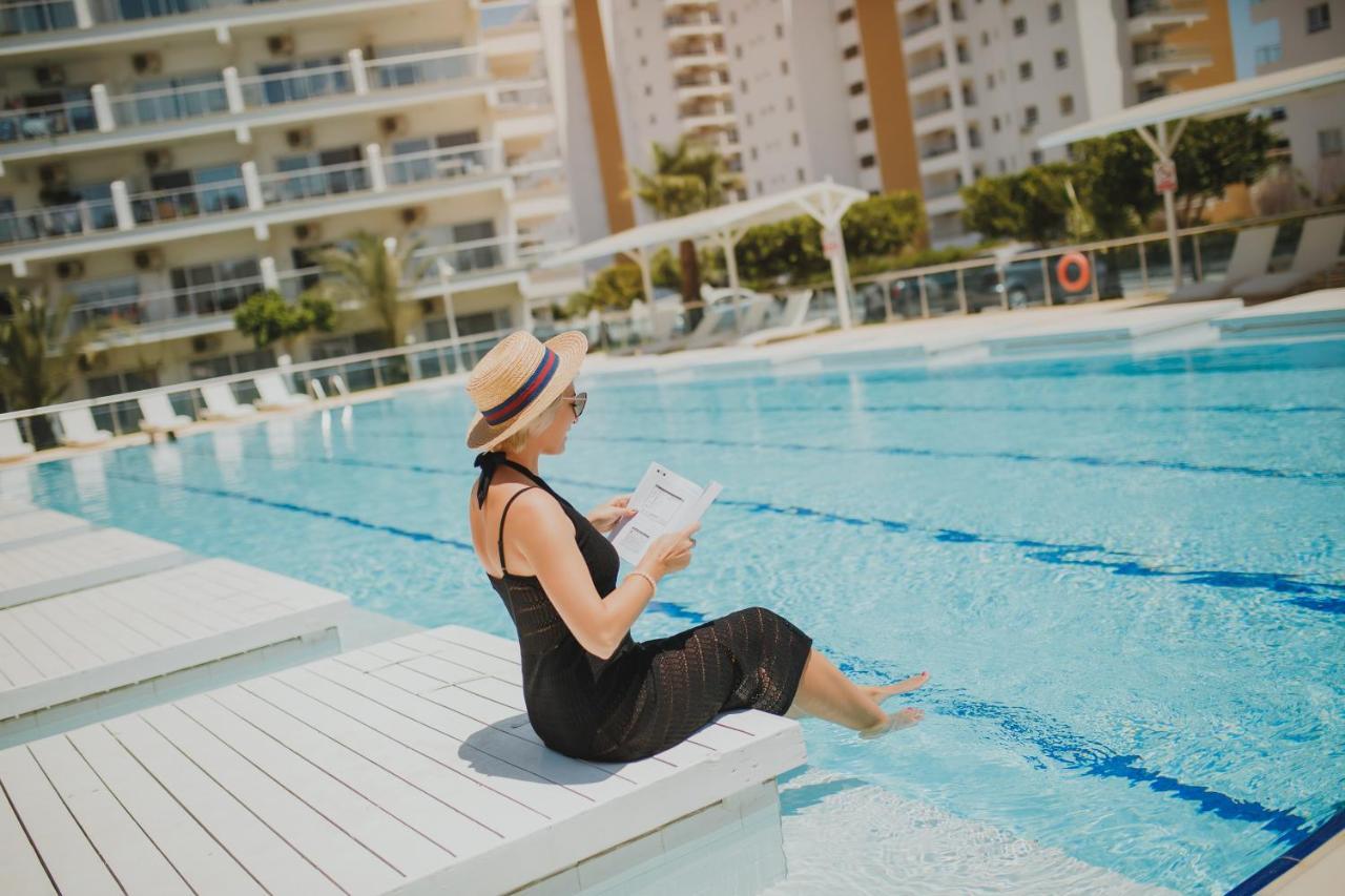 Luxury Sea View Two Bedroom Apartment In Caesar Resort & Spa, Long Beach Perivolia tou Trikomou Exterior photo